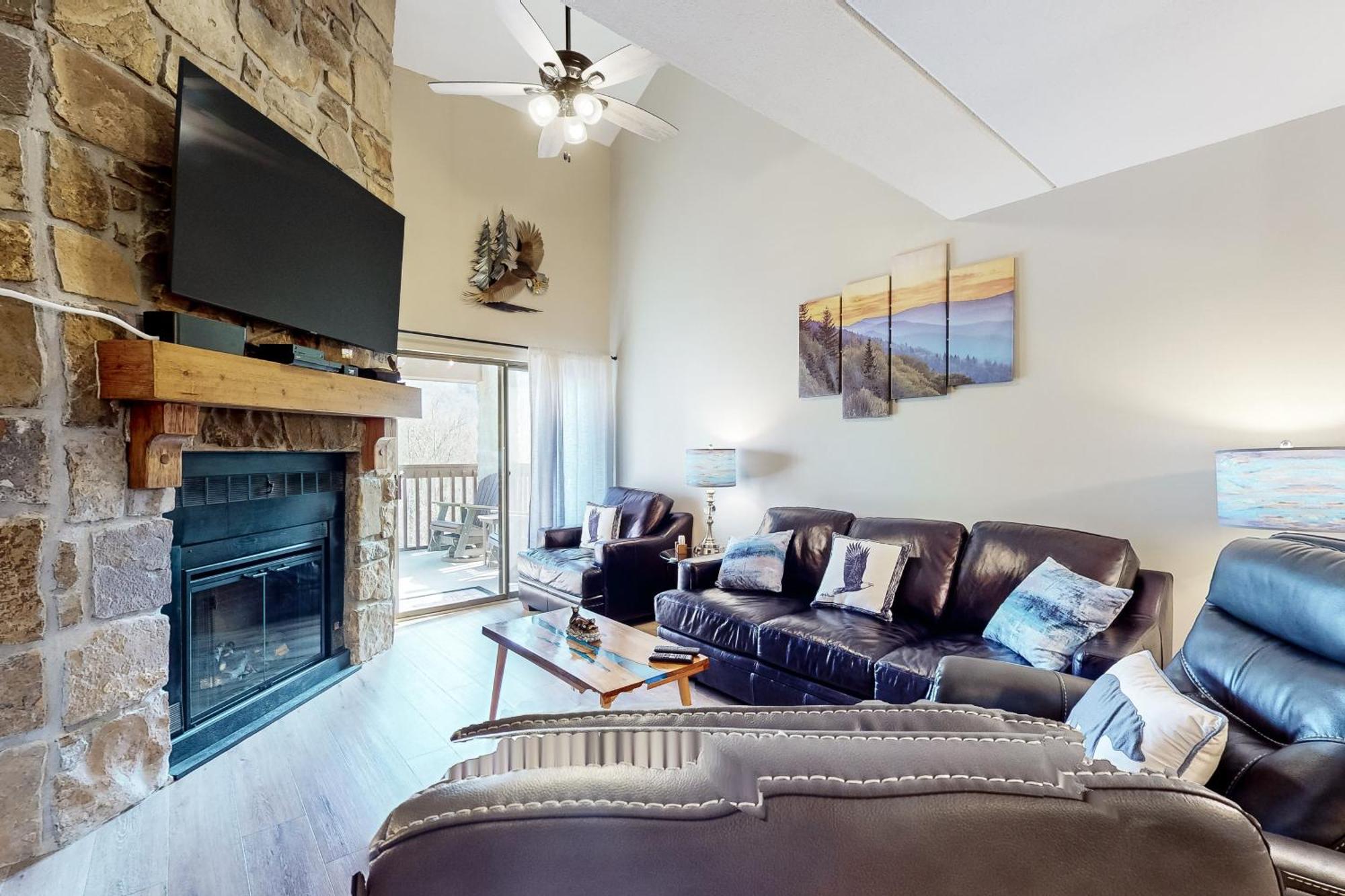 Eagles Nest Escape Apartment Гетлинбург Екстериор снимка