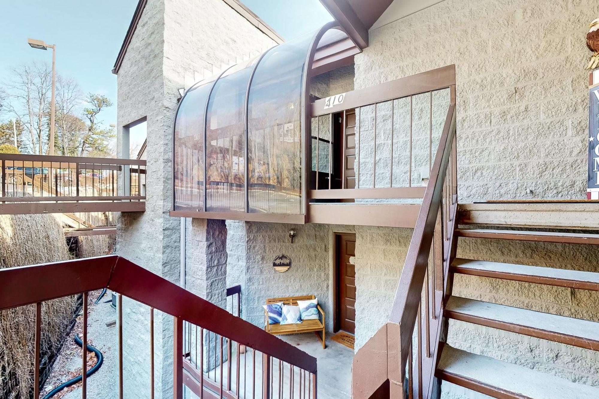 Eagles Nest Escape Apartment Гетлинбург Екстериор снимка