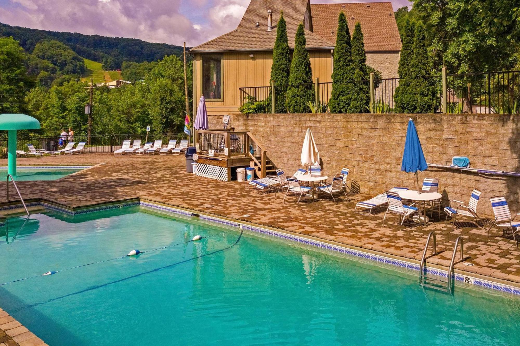 Eagles Nest Escape Apartment Гетлинбург Екстериор снимка